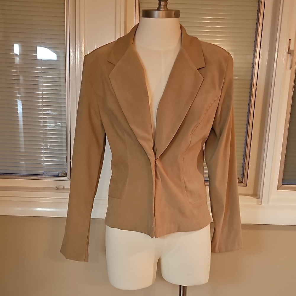 Alyn Paige Women's Tan Blazer